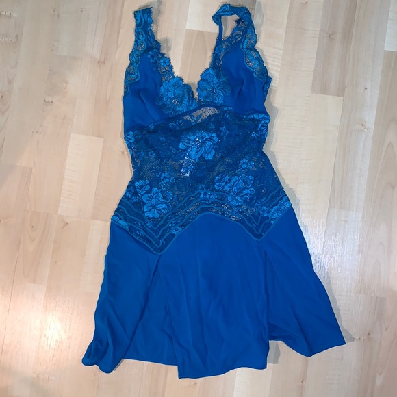 LA PERLA Desert Rose Leavers lace & silk Chemise - Picture 3 of 10